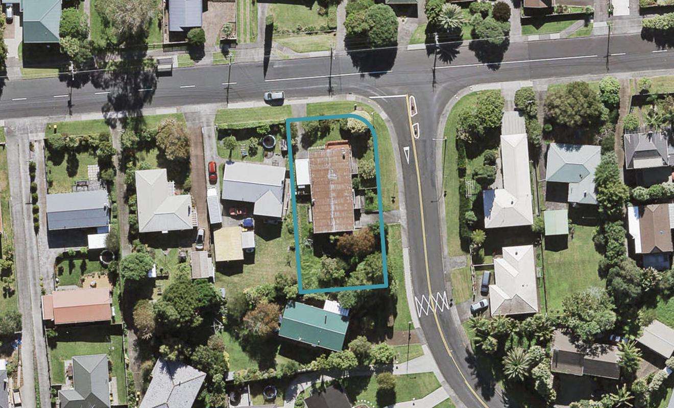 37 Tirimoana Road, Te Atatu South, Auckland - Carousel 1