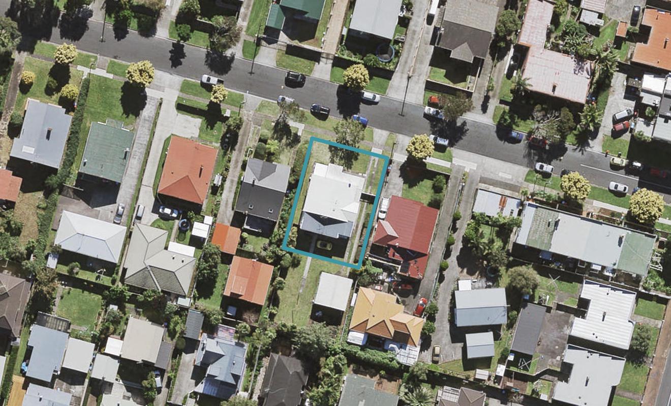 6 Foch Avenue, Mt Roskill, Auckland - Carousel 1