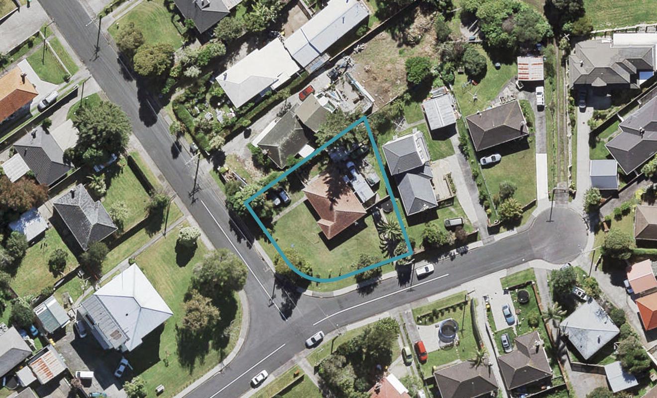 24 Ayrton Street, Te Atatu South, Auckland - Carousel 1