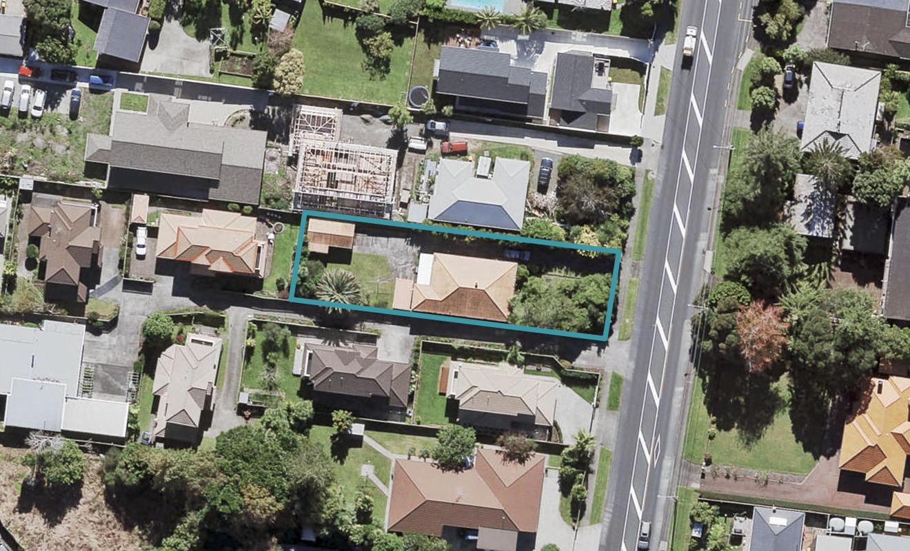 70 Te Atatu Road, Te Atatu South, Auckland - Carousel 1