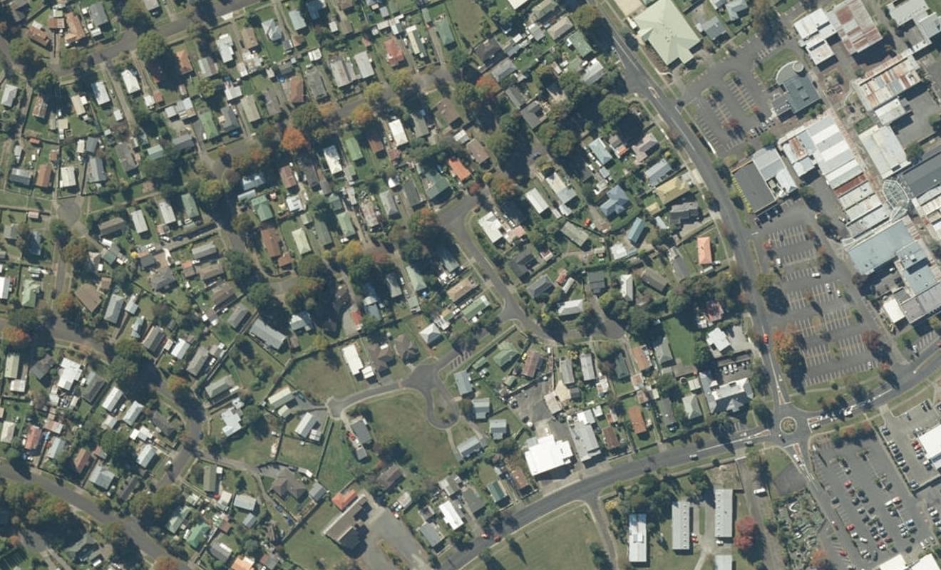 4 Tamakui Grove, Turangi - Carousel 1
