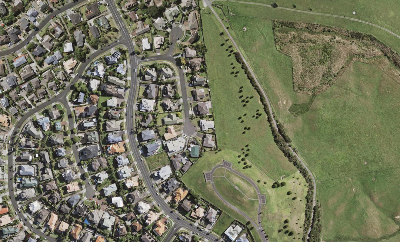 18 Capistrano Mews, Goodwood Heights, Auckland - Carousel 1