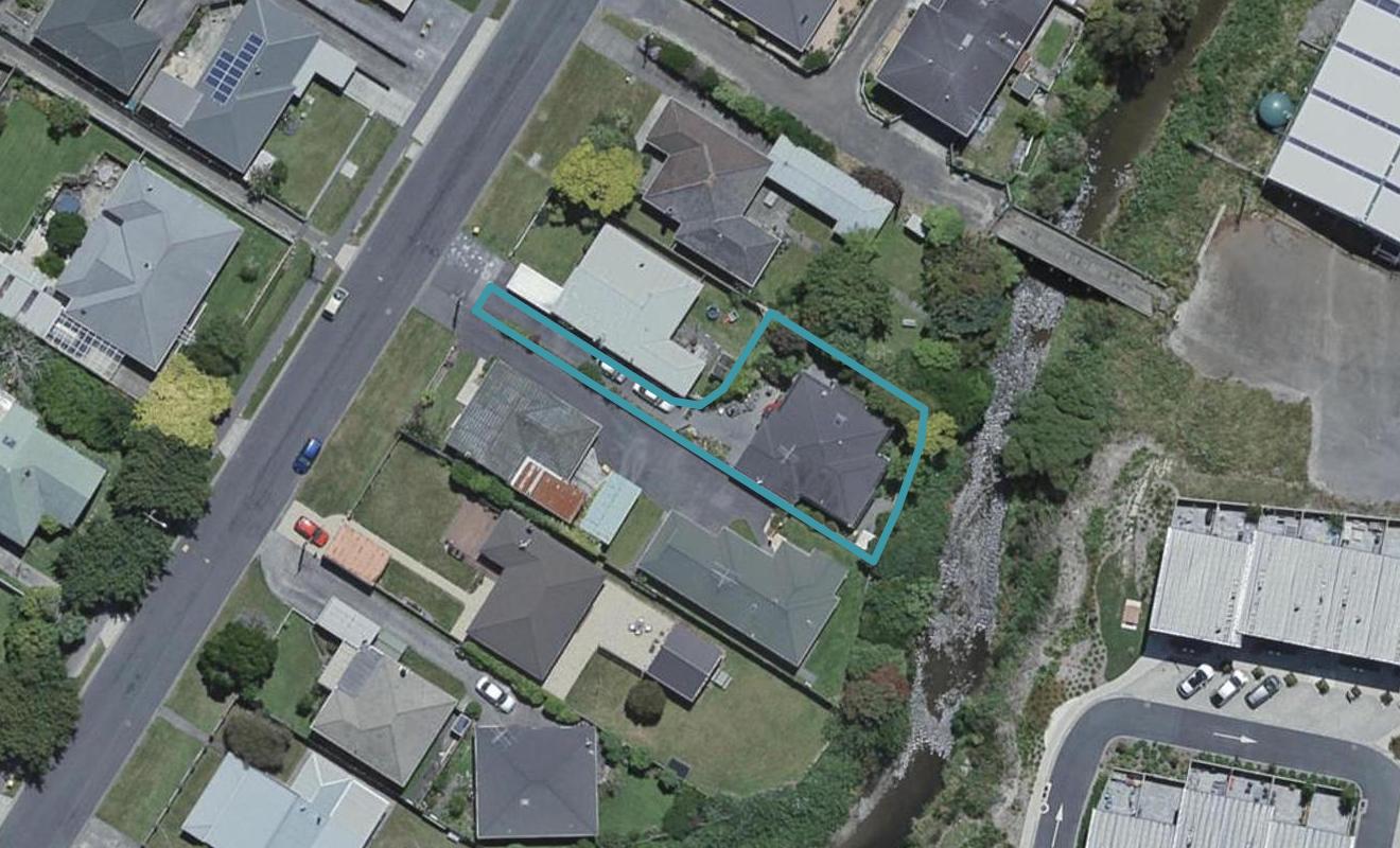 82A Oxford Street, Tawa, Wellington - Carousel 1
