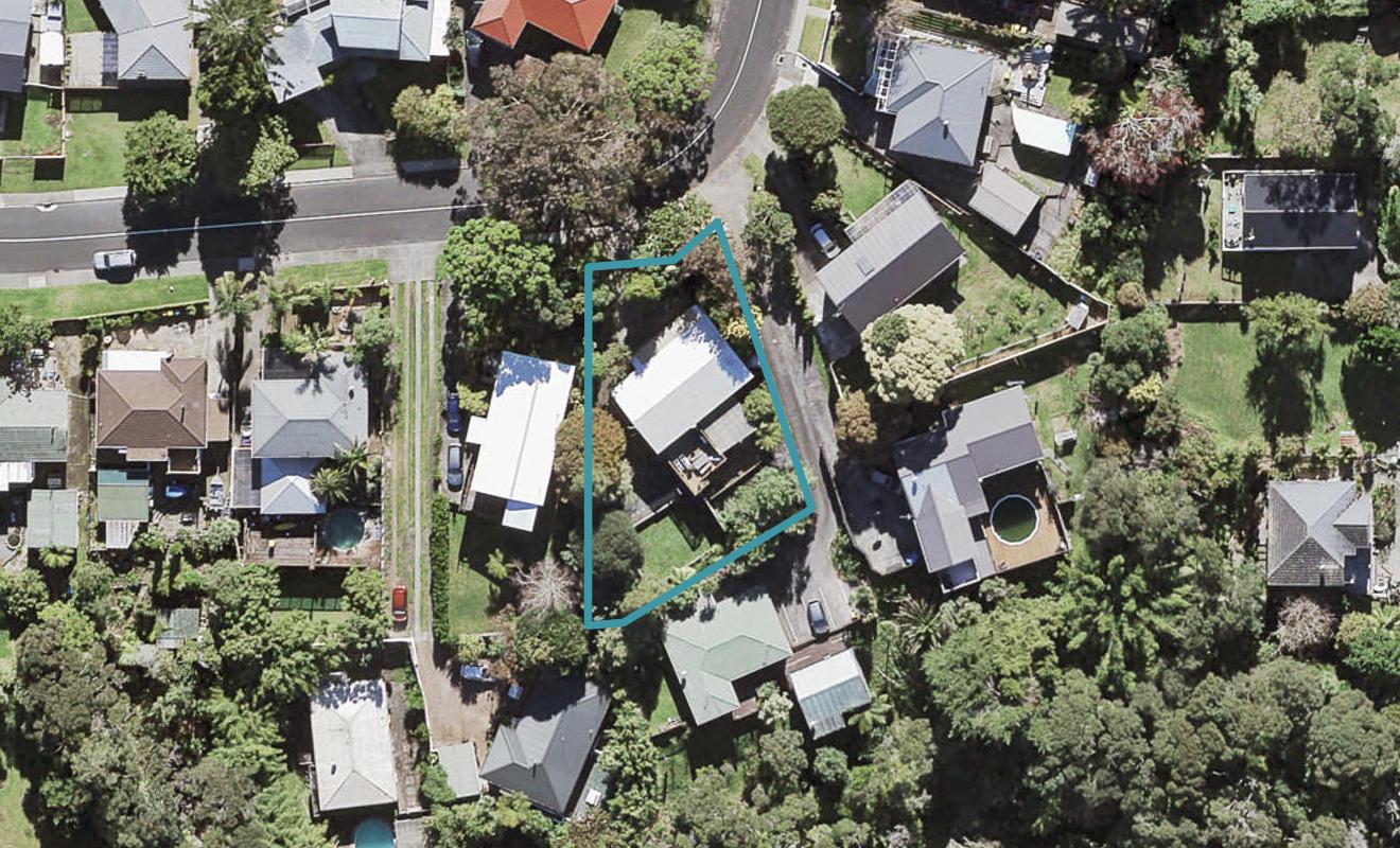 34 Lantana Road, Green Bay, Auckland - Carousel 1