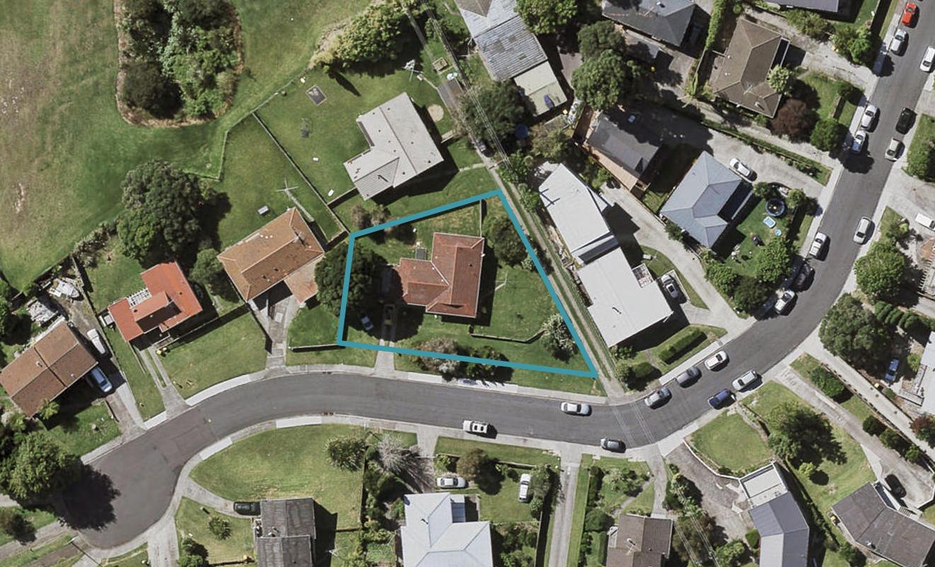 15 Tawavale Crescent, Totara Vale, Auckland - Carousel 1