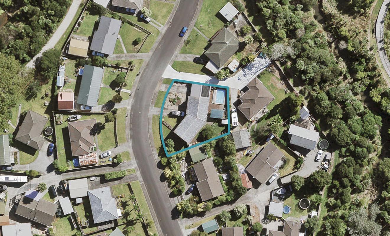 15 Serwayne Place, Sunnyvale, Auckland - Carousel 1