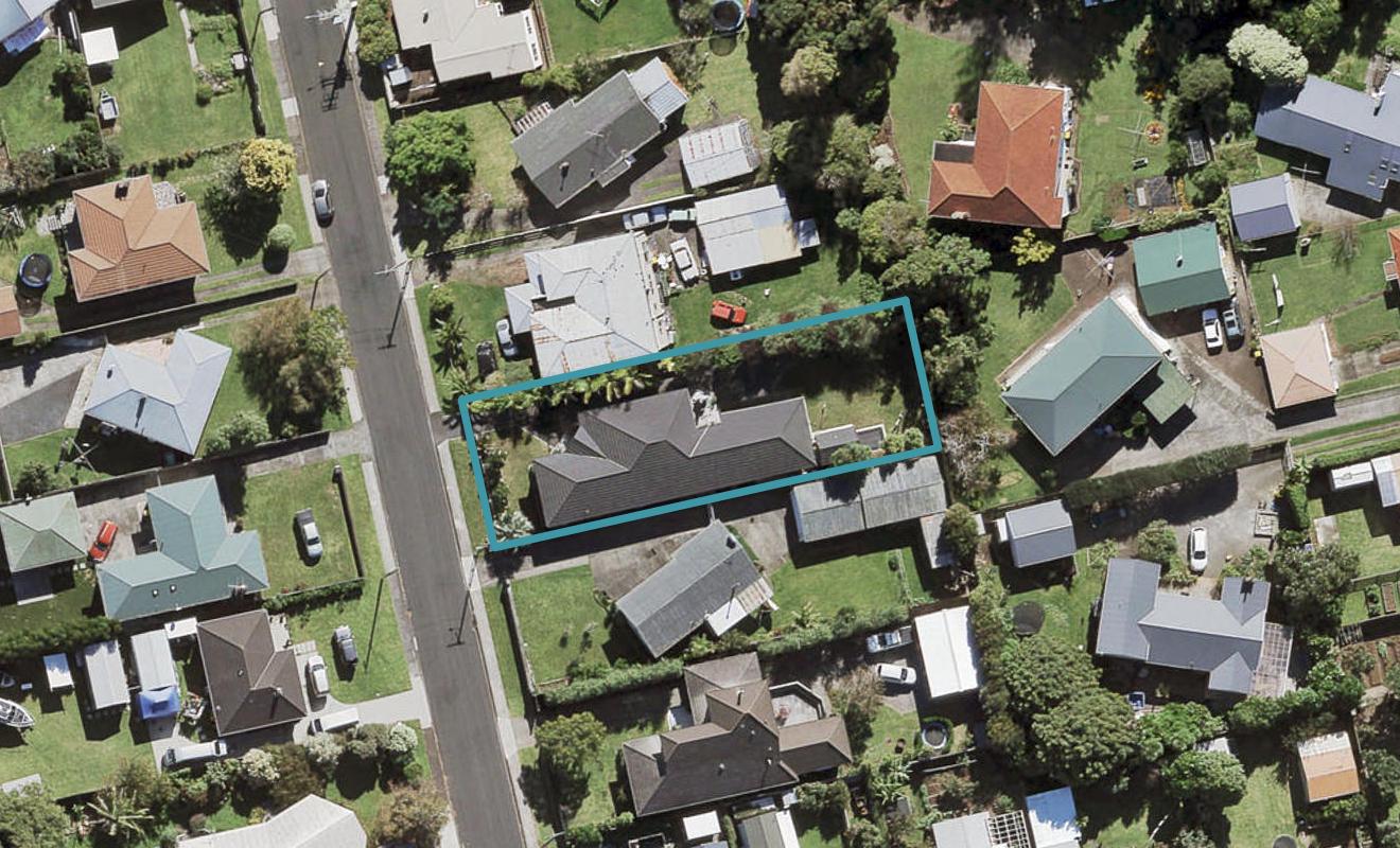 8 Tainui Terrace, Mangere Bridge, Auckland - Carousel 1