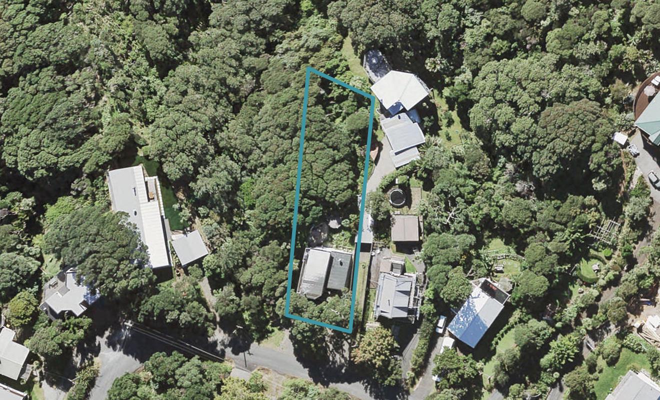98 Domain Crescent, Muriwai, Waimauku - Carousel 1