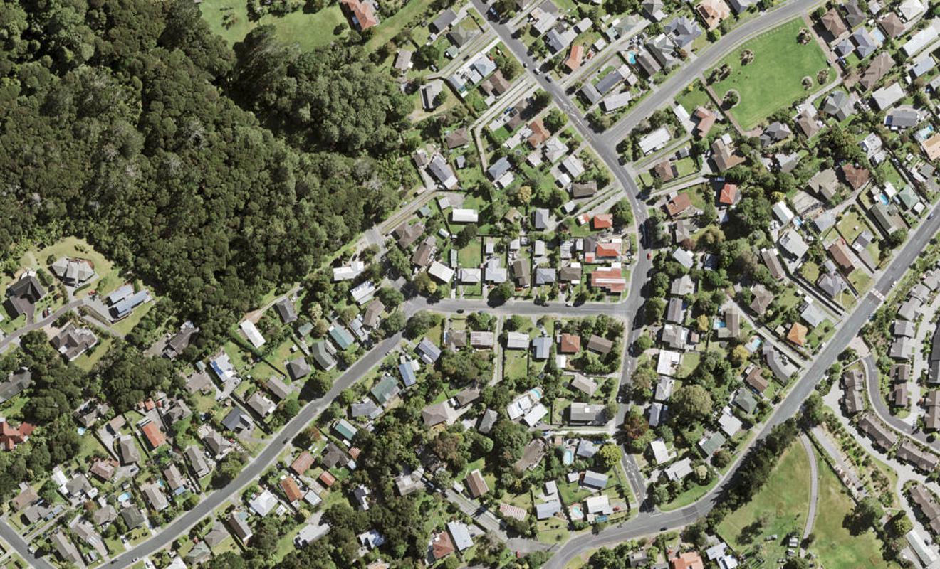11 Pendlebury Street, Green Bay, Auckland - Carousel 1