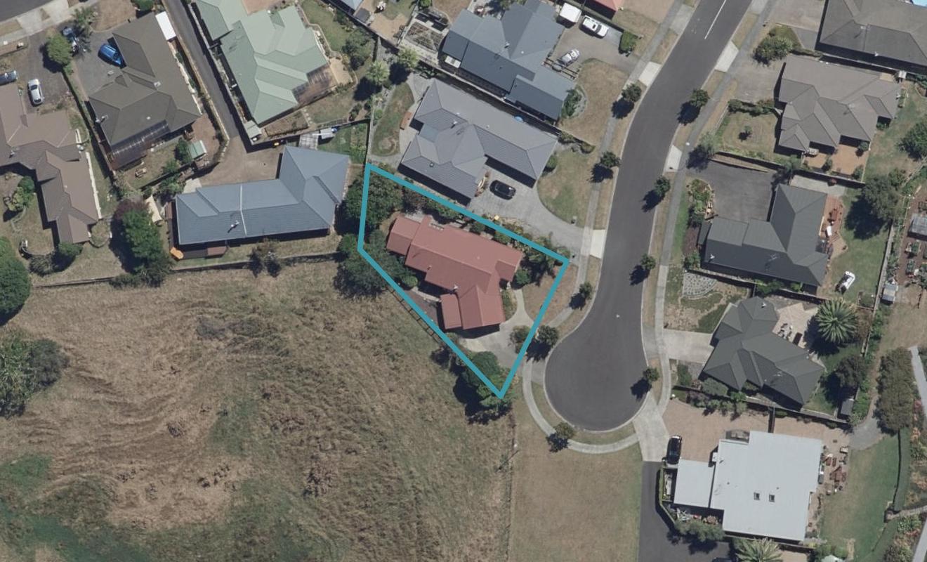 8 Harrogate Place, Grandview Heights, Hamilton - Carousel 1