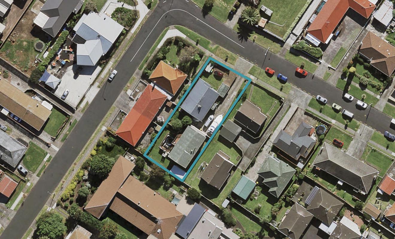 12A Kingswood Road, Papatoetoe, Auckland - Carousel 1