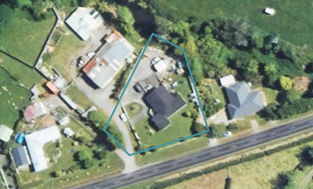 23 Beaconsfield Road, Stratford - Carousel 1