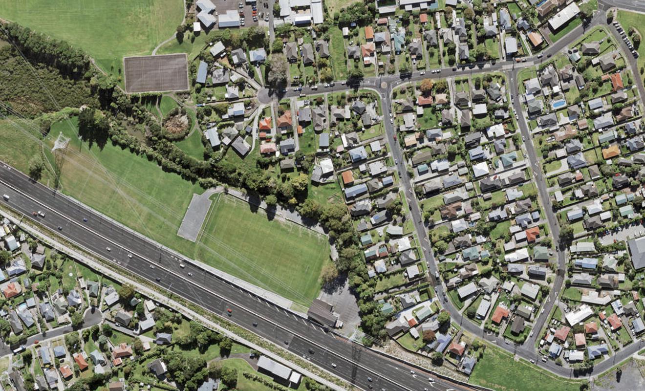 4/62 Titoki Street, Te Atatu Peninsula, Auckland - Carousel 1