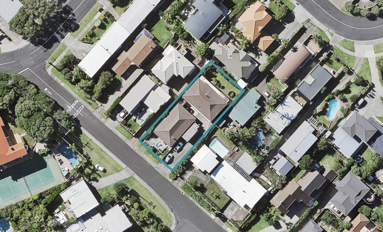 2/67 Seaview Road, Castor Bay, North Shore City - Carousel 1