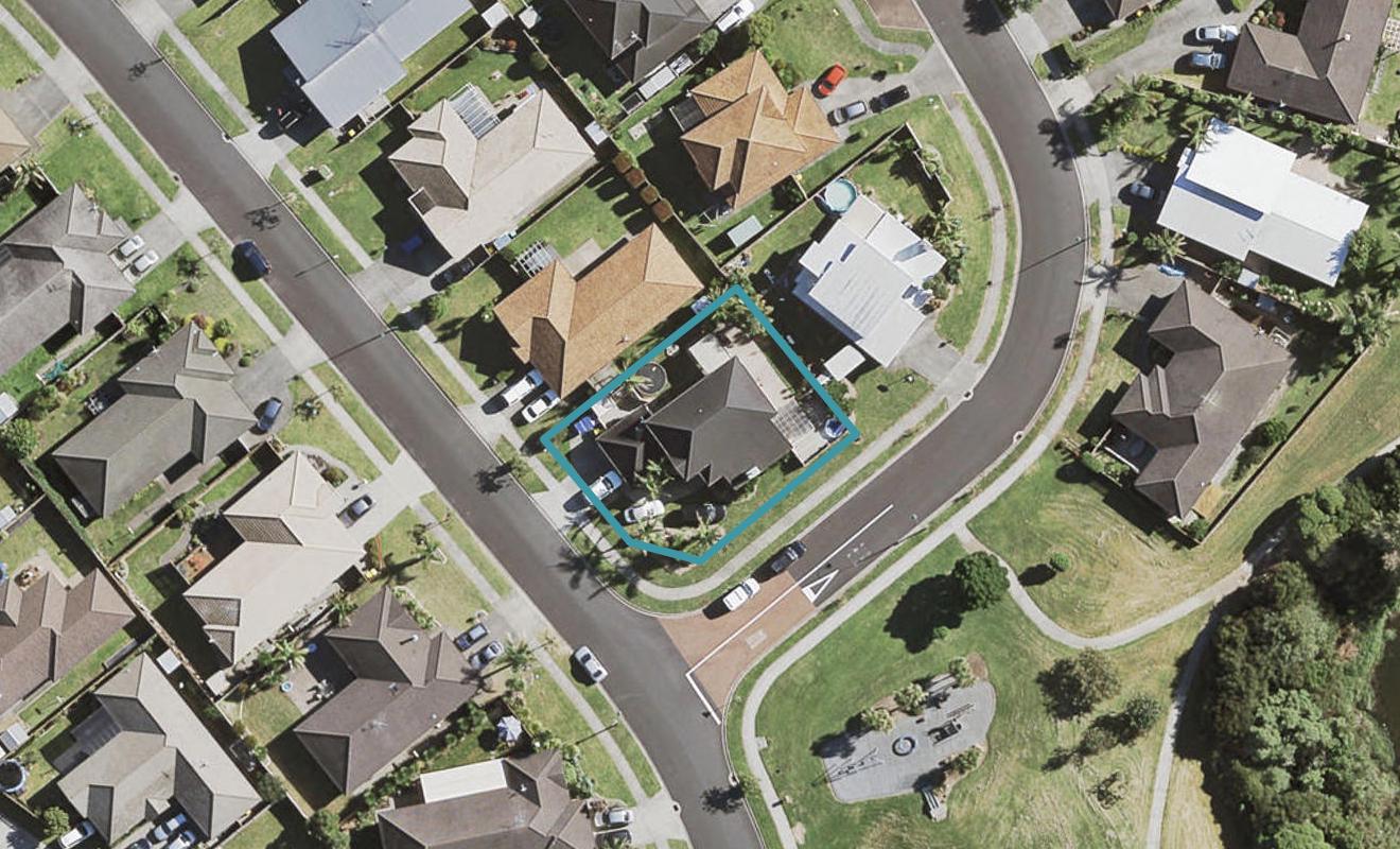 2 Allerton Place, Wattle Downs, Auckland - Carousel 1