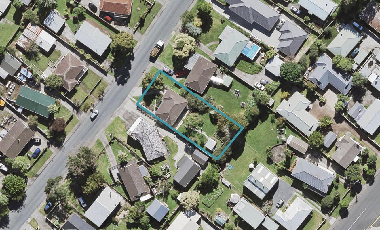 92 Farquhar Road, Glendene, Auckland - Carousel 1