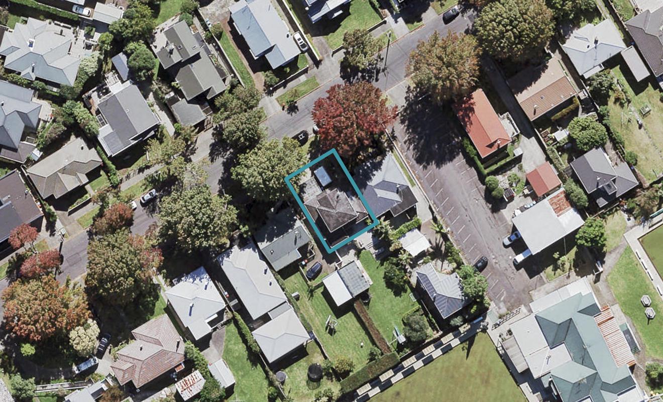 21 Dignan Street, Point Chevalier, Auckland - Carousel 1