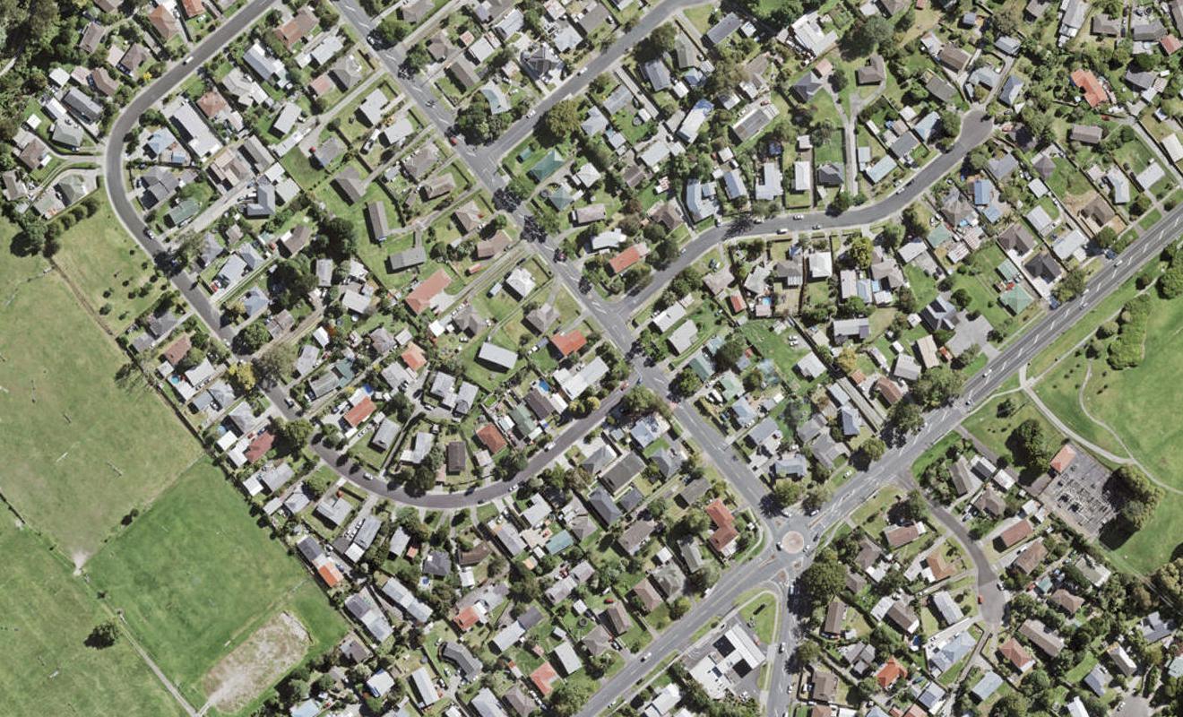 2/14 Border Road, Henderson, Auckland - Carousel 1