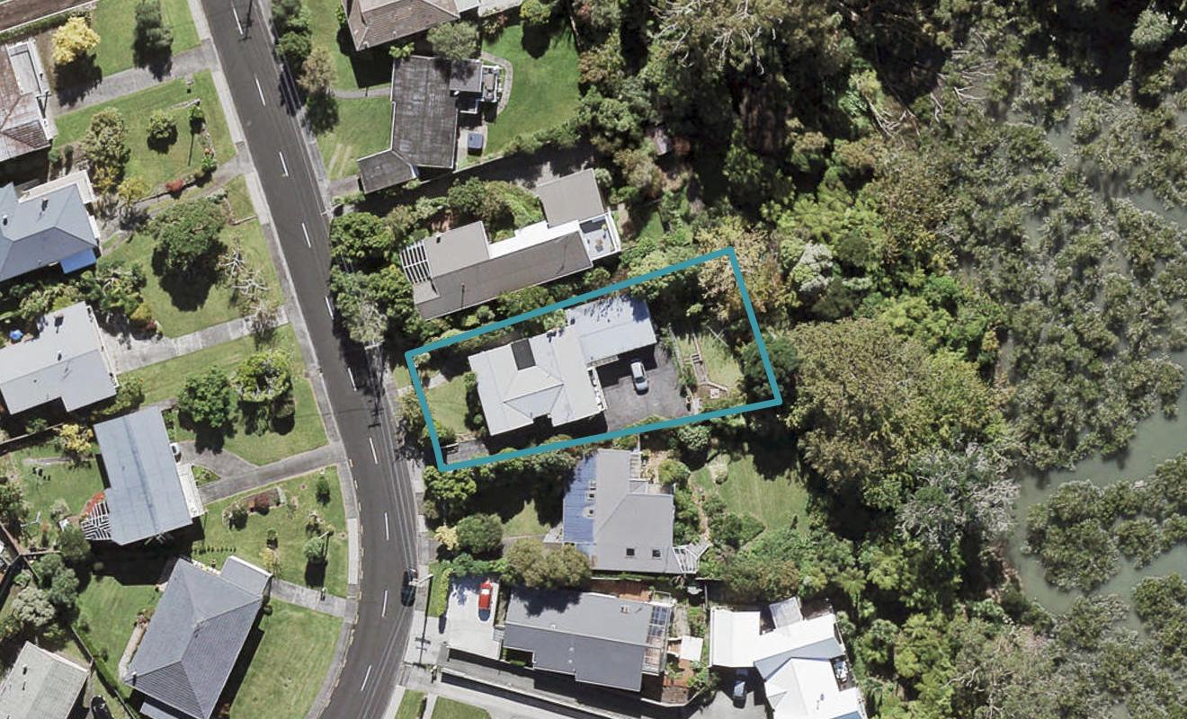 51 Jaemont Avenue, Te Atatu South, Auckland - Carousel 1