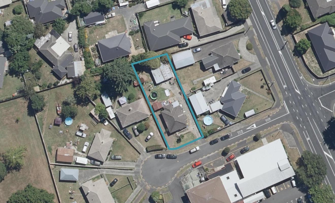 6 Searancke Place, Fairfield, Hamilton - Carousel 1