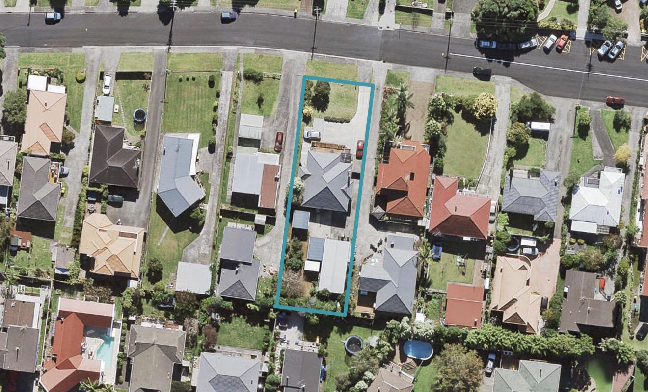 21 Kokiri Street, Te Atatu South, Auckland - Carousel 1