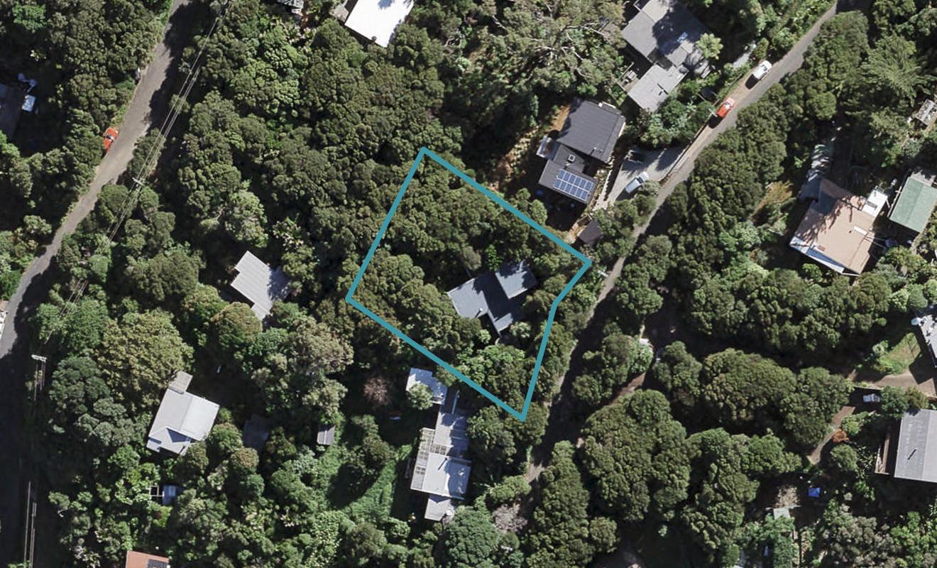 21 Fairview Crescent, Omiha, Waiheke Island - Carousel 1