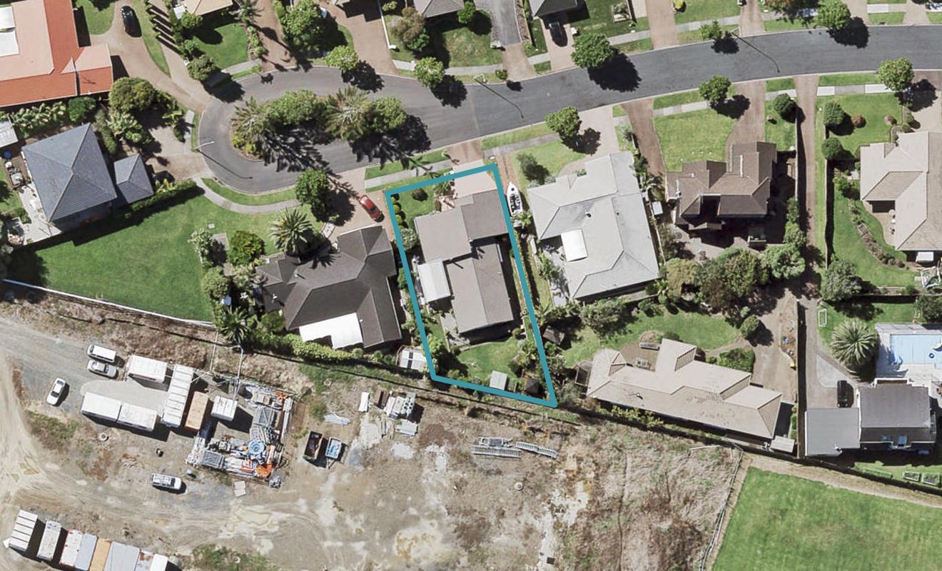24 Simon Owen Place, Golflands, Auckland - Carousel 1