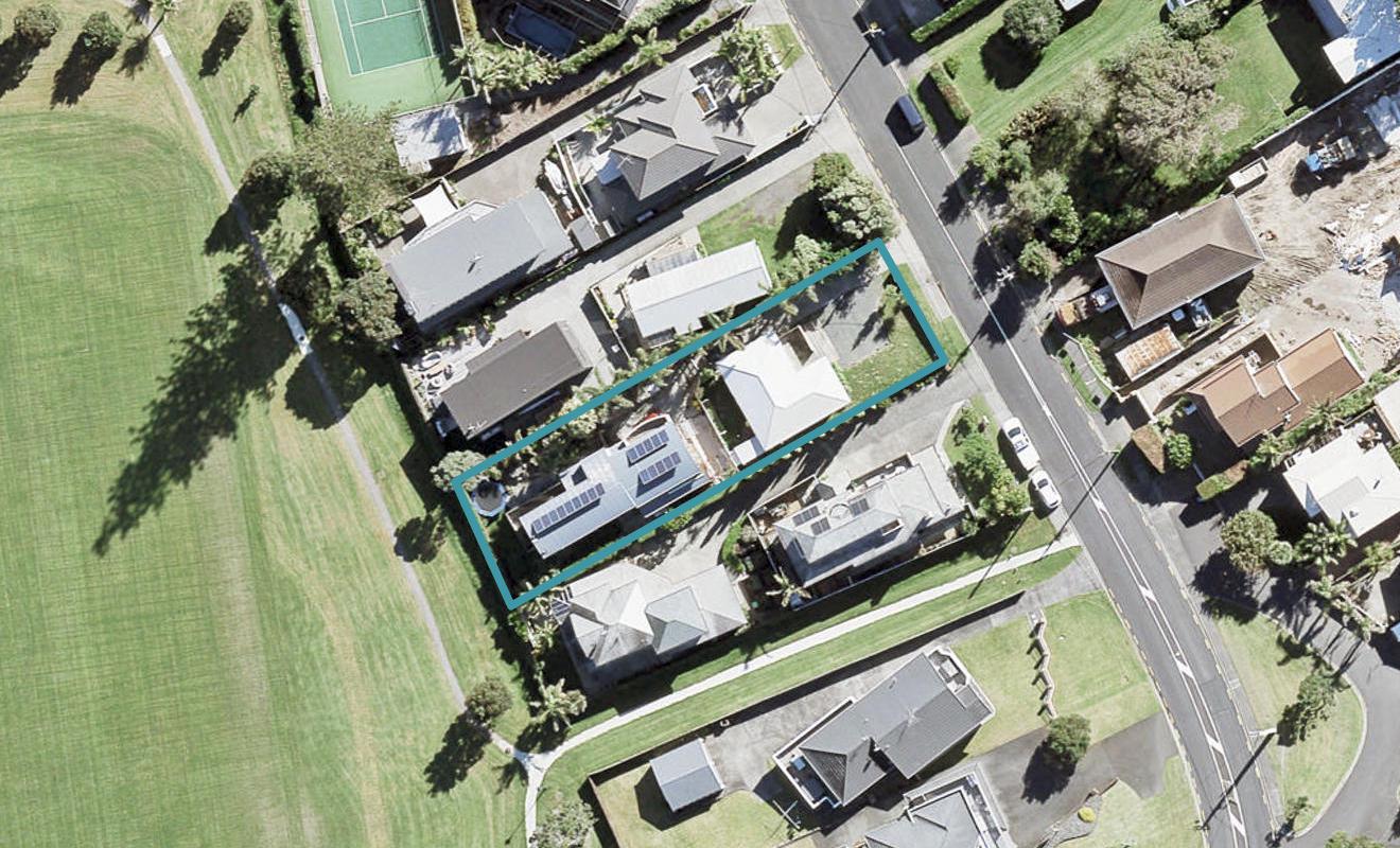 1/11 MARELLEN DR, Red Beach, Whangaparāoa - Carousel 1