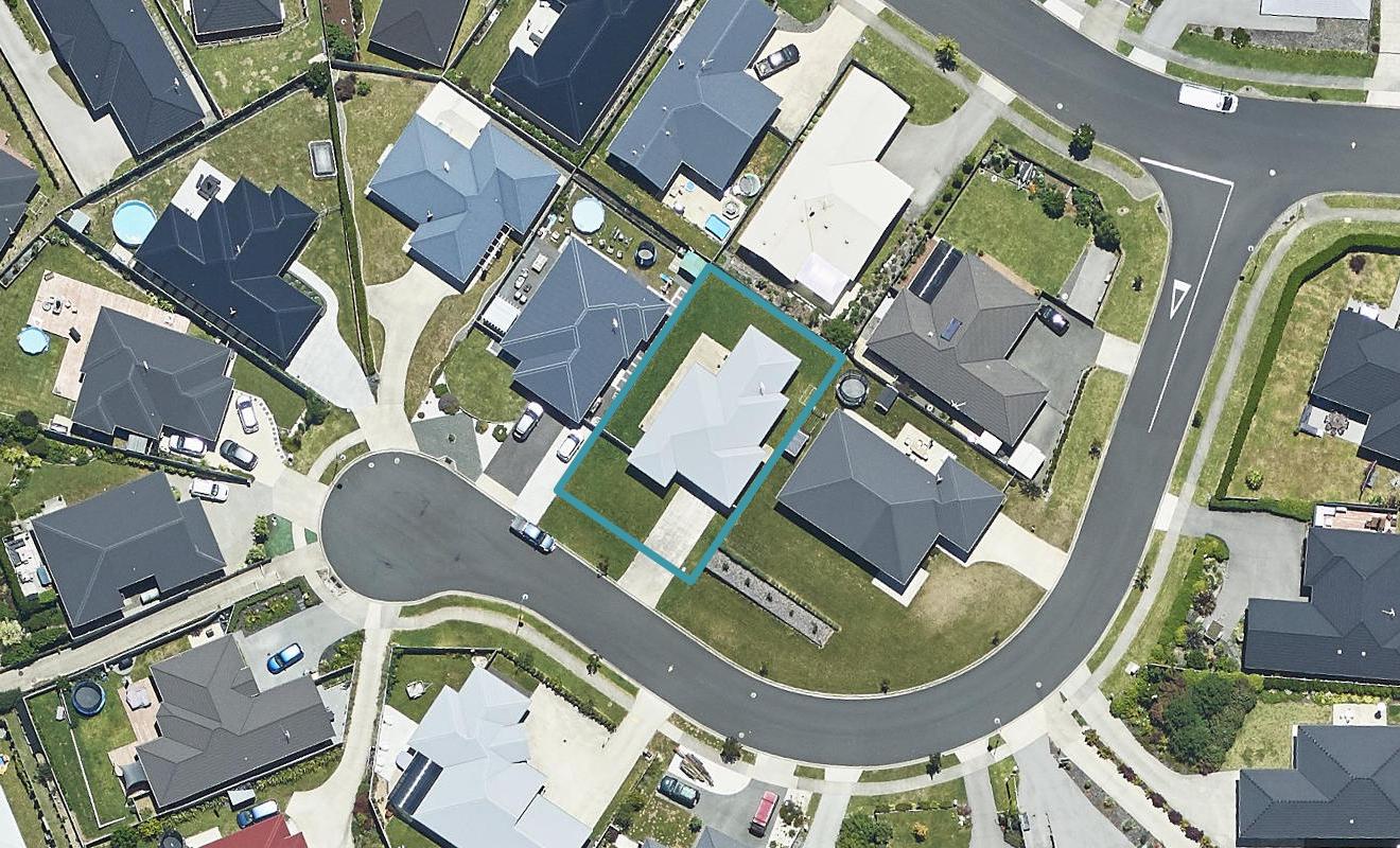 8 Bryan Gallagher Place, Welcome Bay, Tauranga - Carousel 1