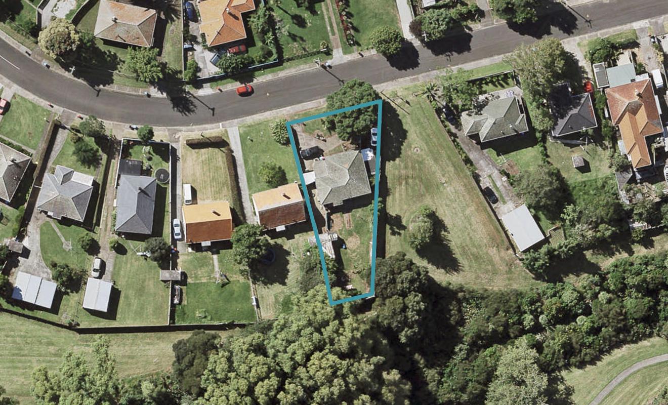 12 Larsen Road, Panmure, Auckland - Carousel 1