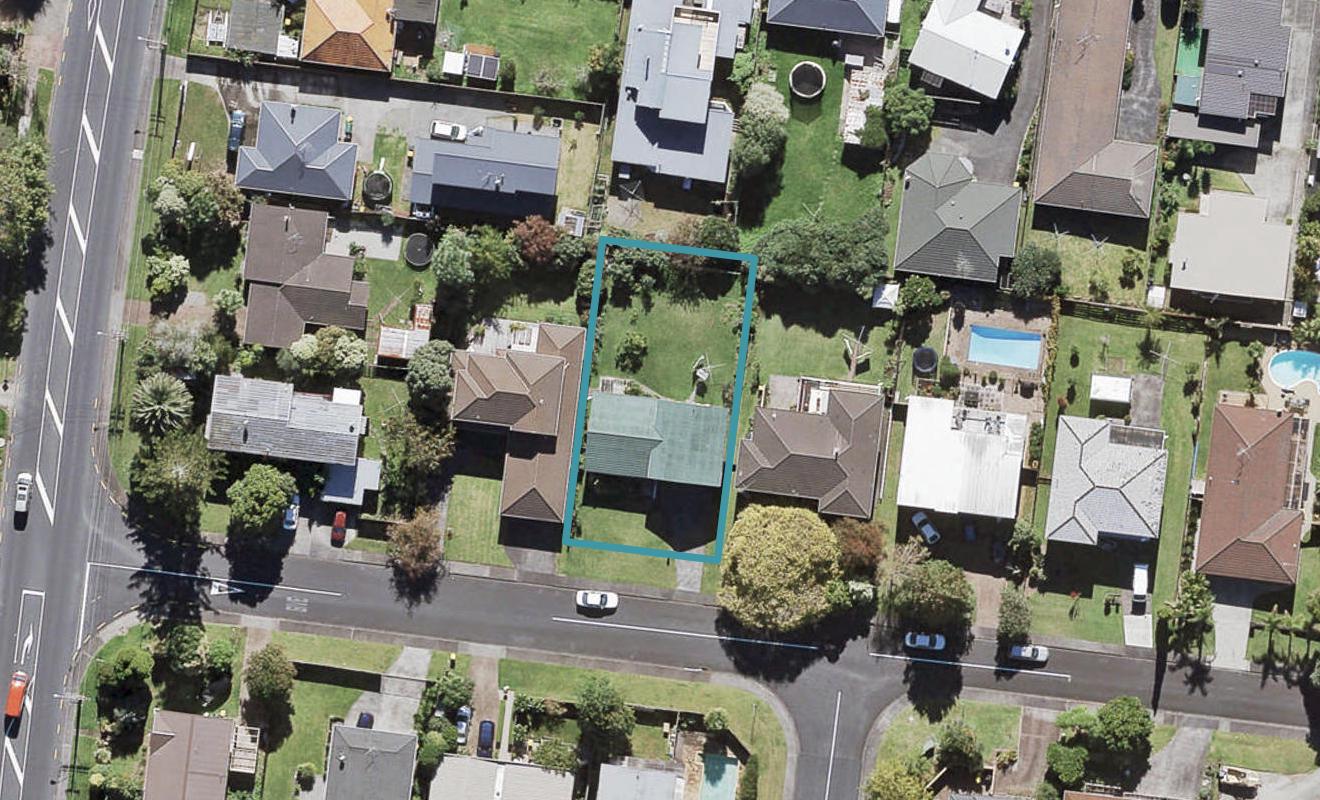 6 Taitua Drive, Te Atatu South, Auckland - Carousel 1