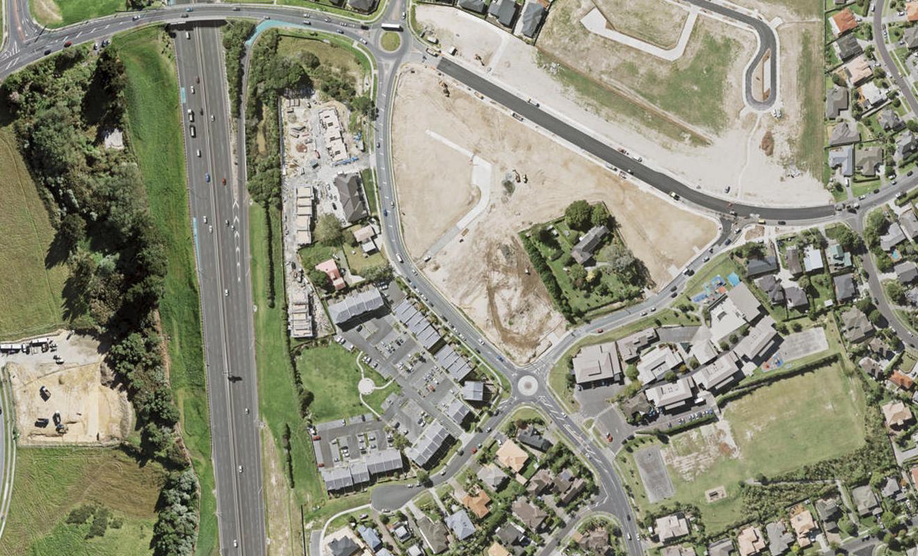 141 McClymonts Road, Oteha, Auckland - Carousel 1