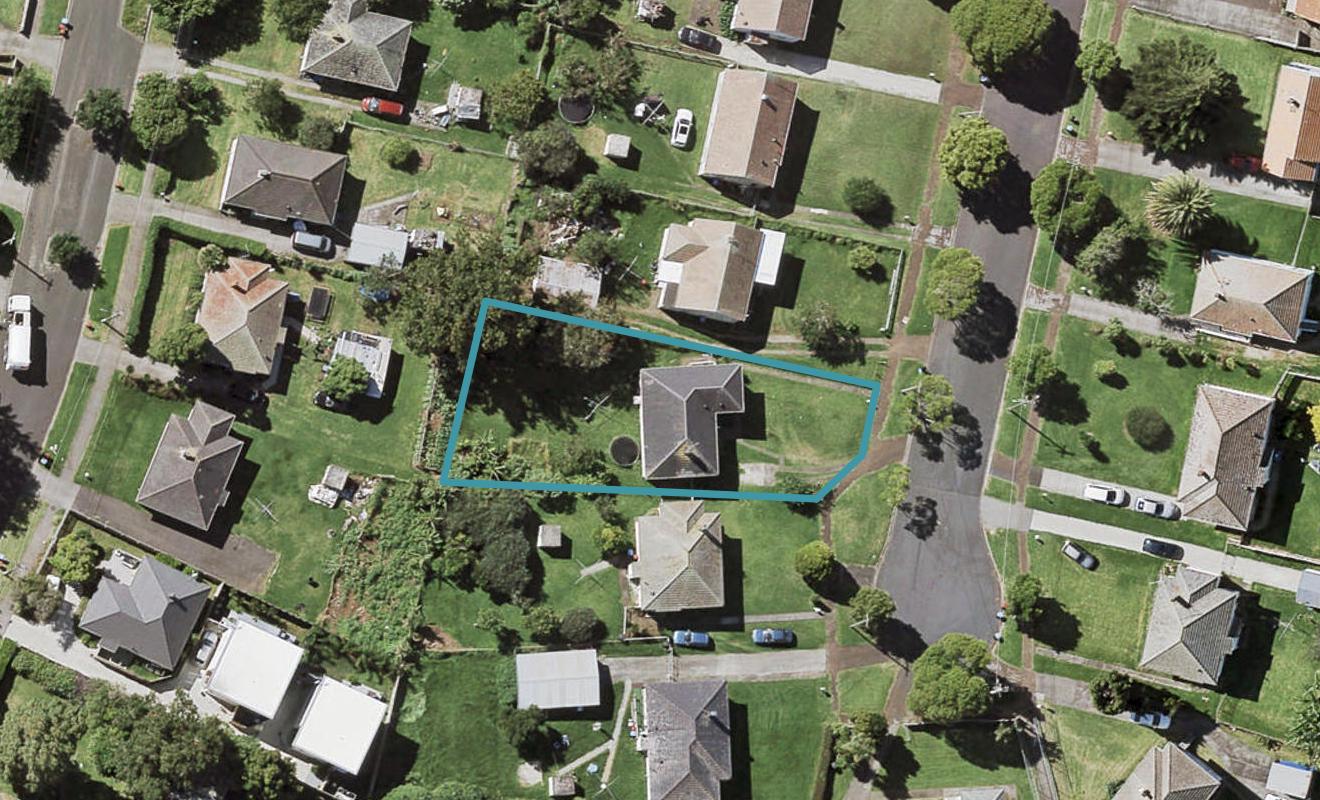 15 Bagnall Avenue, Point England, Auckland - Carousel 1