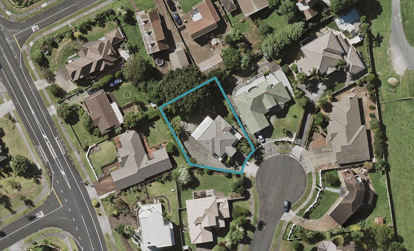 8 Serl Place, Goodwood Heights, Auckland - Carousel 1
