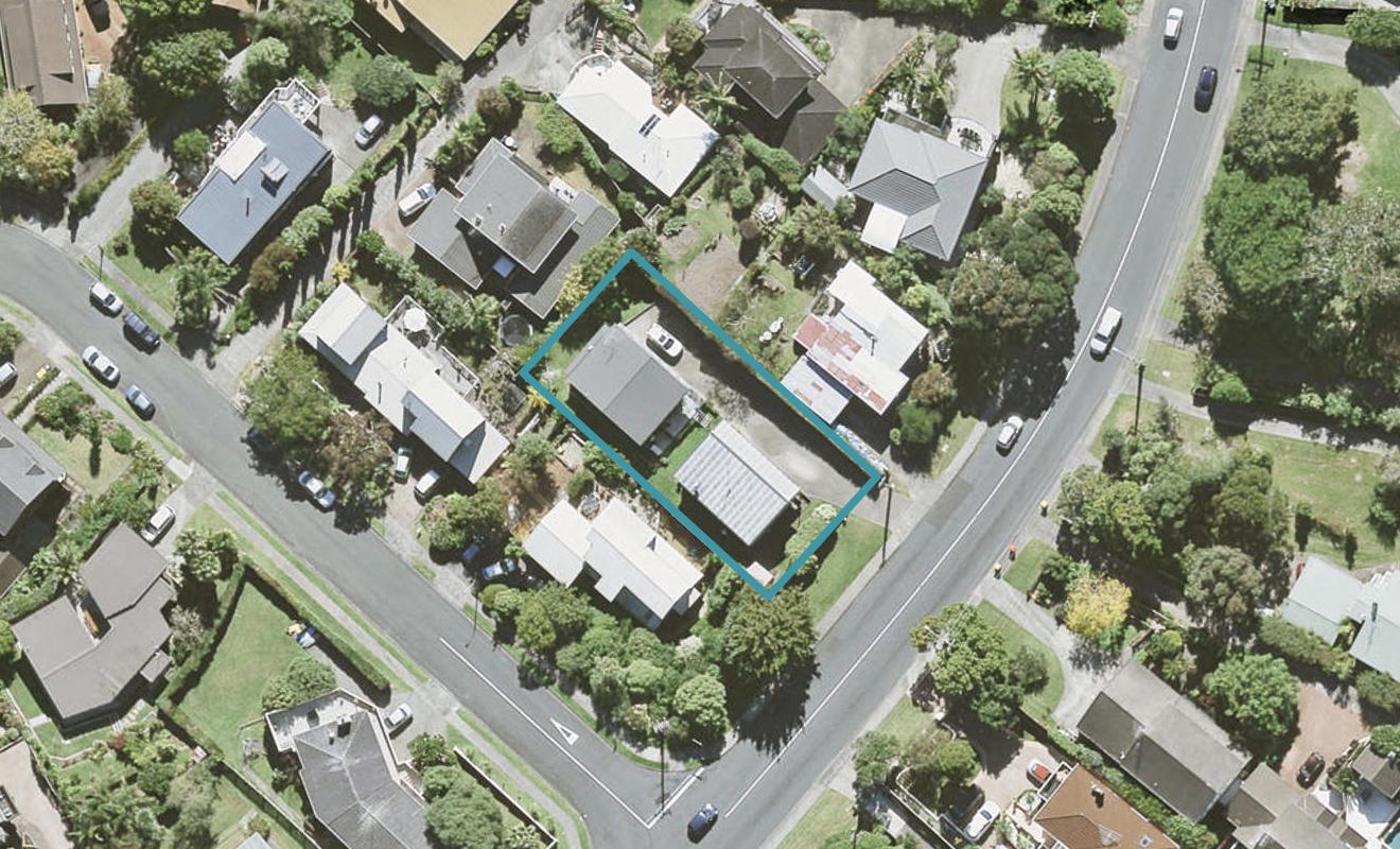 880 Beach Road, Waiake, Auckland - Carousel 1