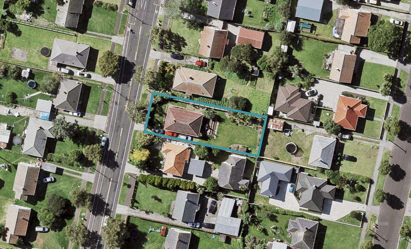 14 Erima Avenue, Point England, Auckland - Carousel 1