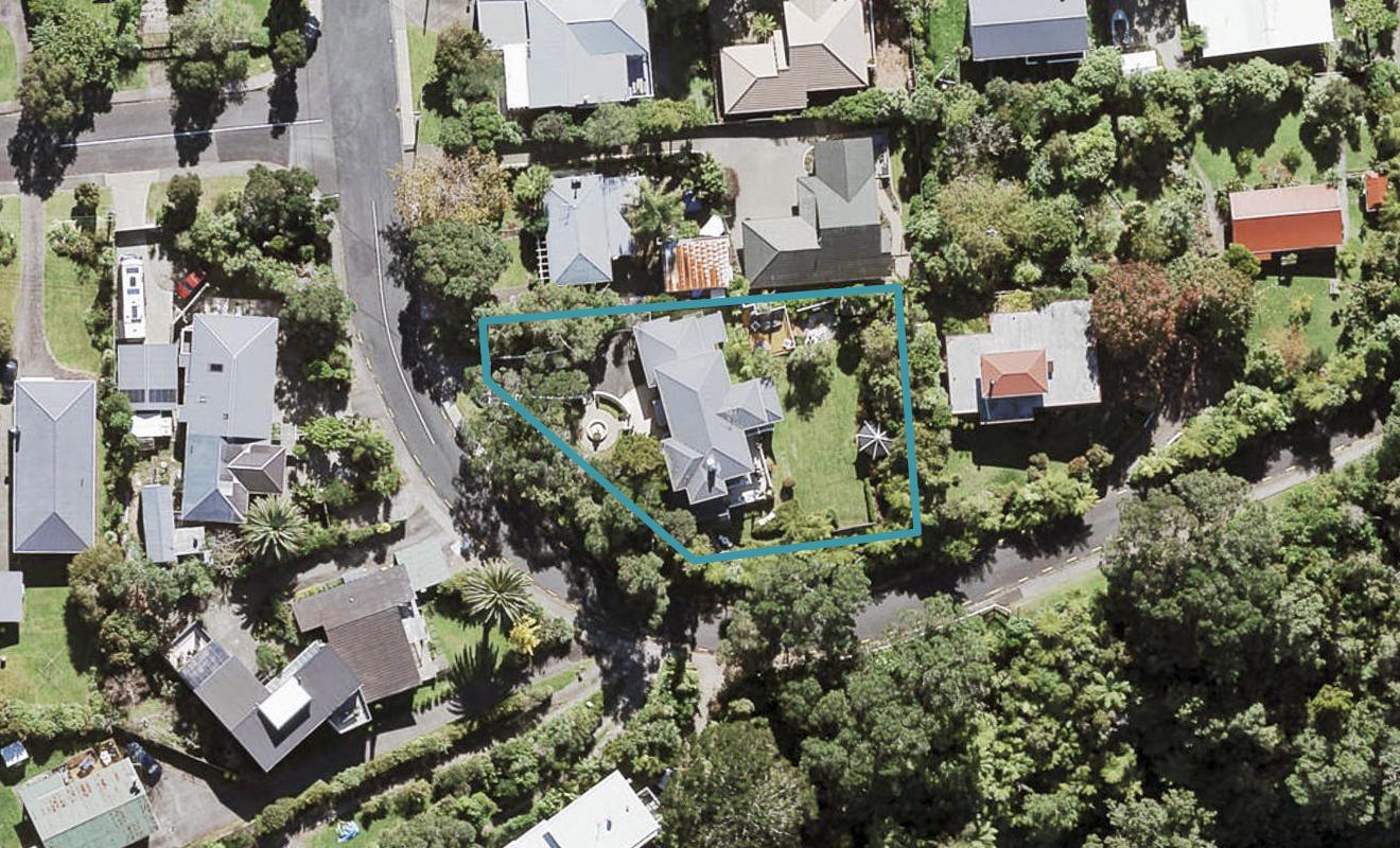 26 Cleve Road, Green Bay, Auckland - Carousel 1
