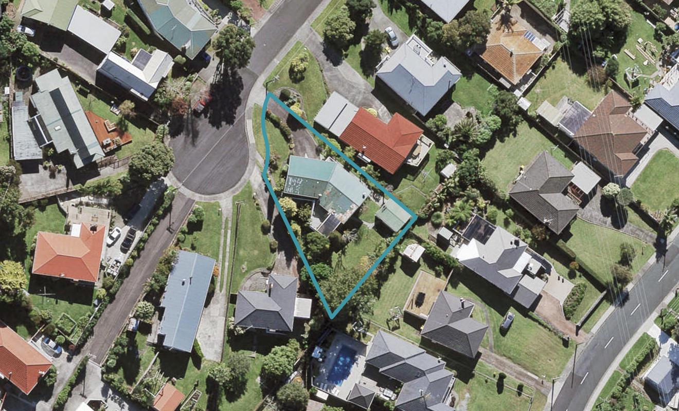 10 Fairlea Road, Te Atatu South, Auckland - Carousel 1