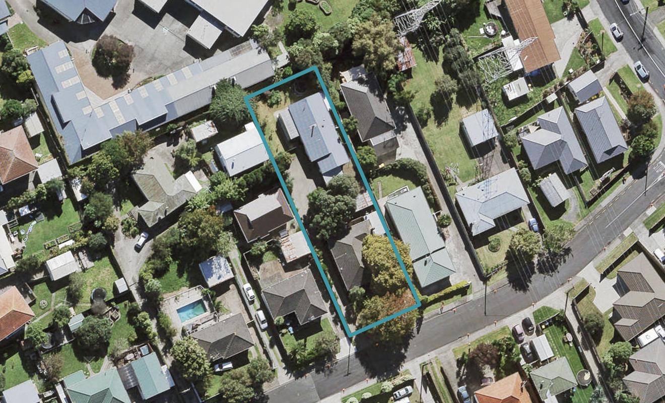 10 Grainger Road, Te Atatu South, Auckland - Carousel 1