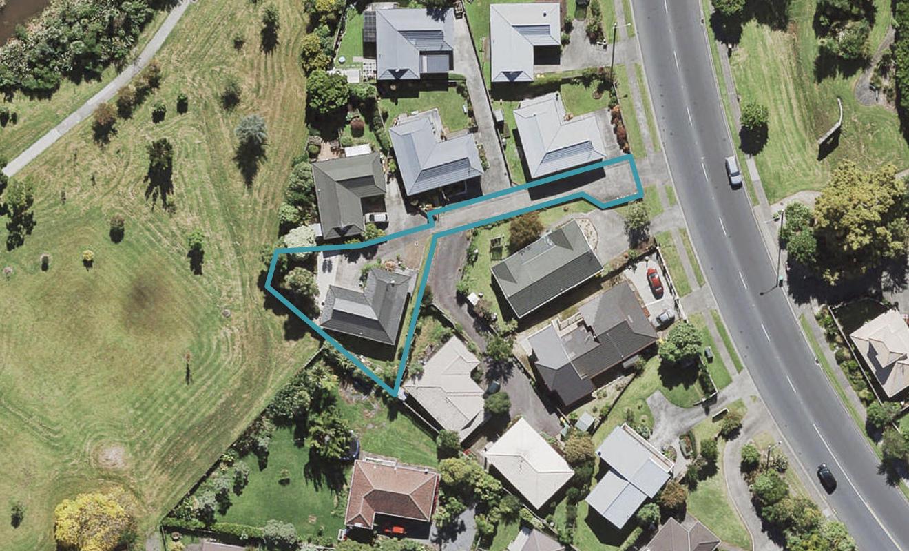 16 Central Park Drive, Te Atatu South, Auckland - Carousel 1