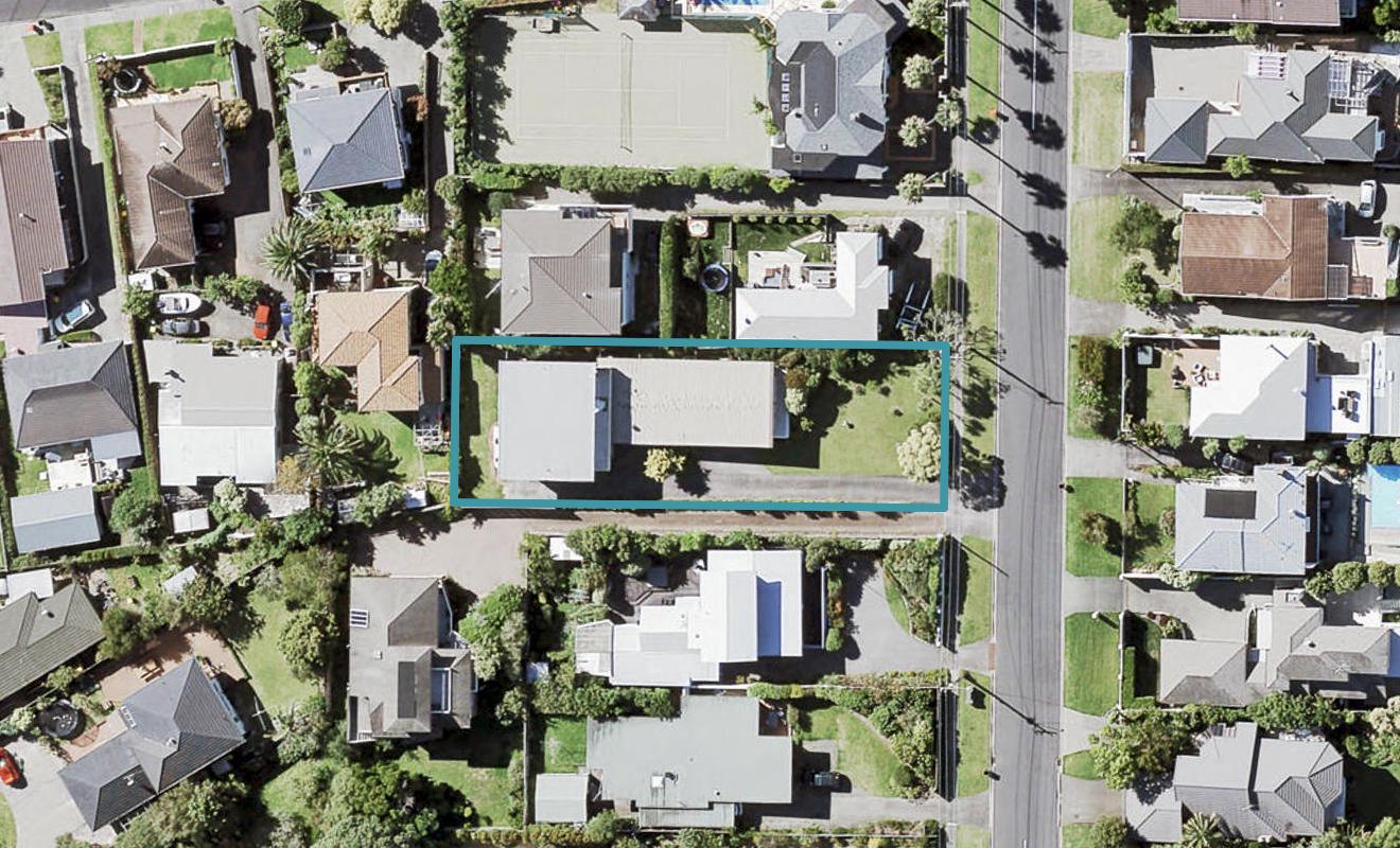2/70 Gulf View Road, Murrays Bay, Auckland - Carousel 1