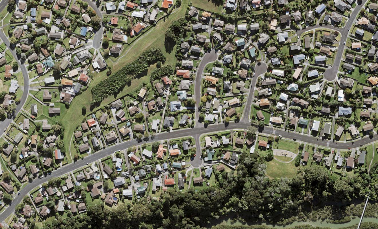 2B van Dyke Place, West Harbour, Auckland - Carousel 1
