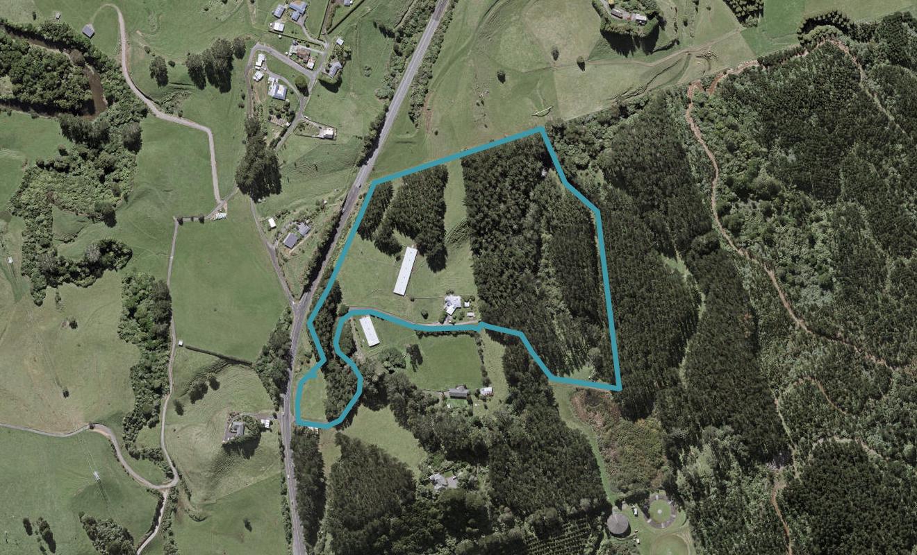 0 State Highway 3, Burgess Park, New Plymouth - Carousel 1