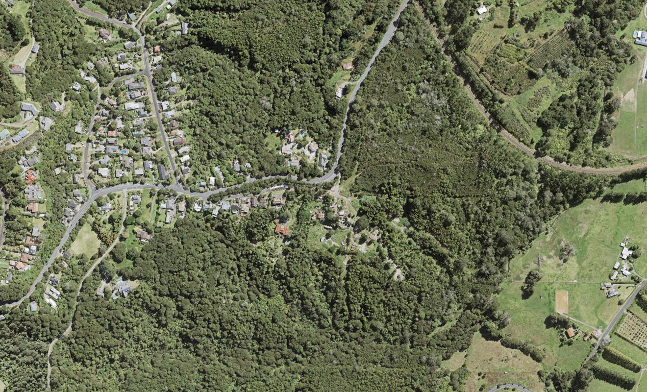 1242 Scenic Drive North, Swanson, Auckland - Carousel 1