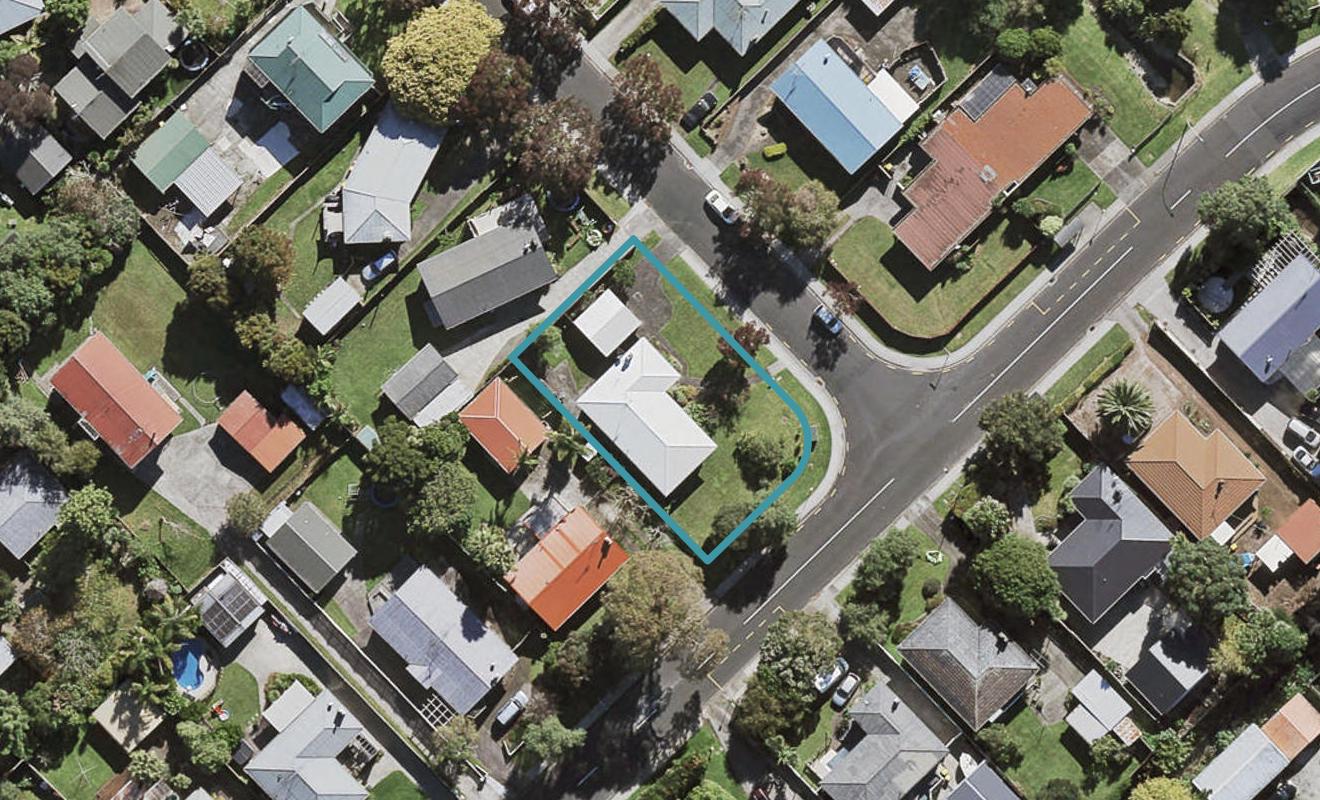 2 Lynden Avenue, Hillcrest, Auckland - Carousel 1