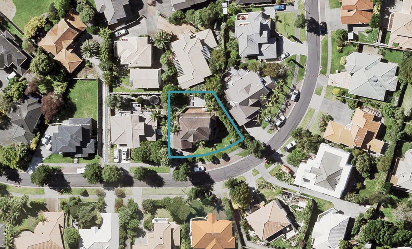 11 Margaret Henry Crescent, Oteha, Auckland - Carousel 1