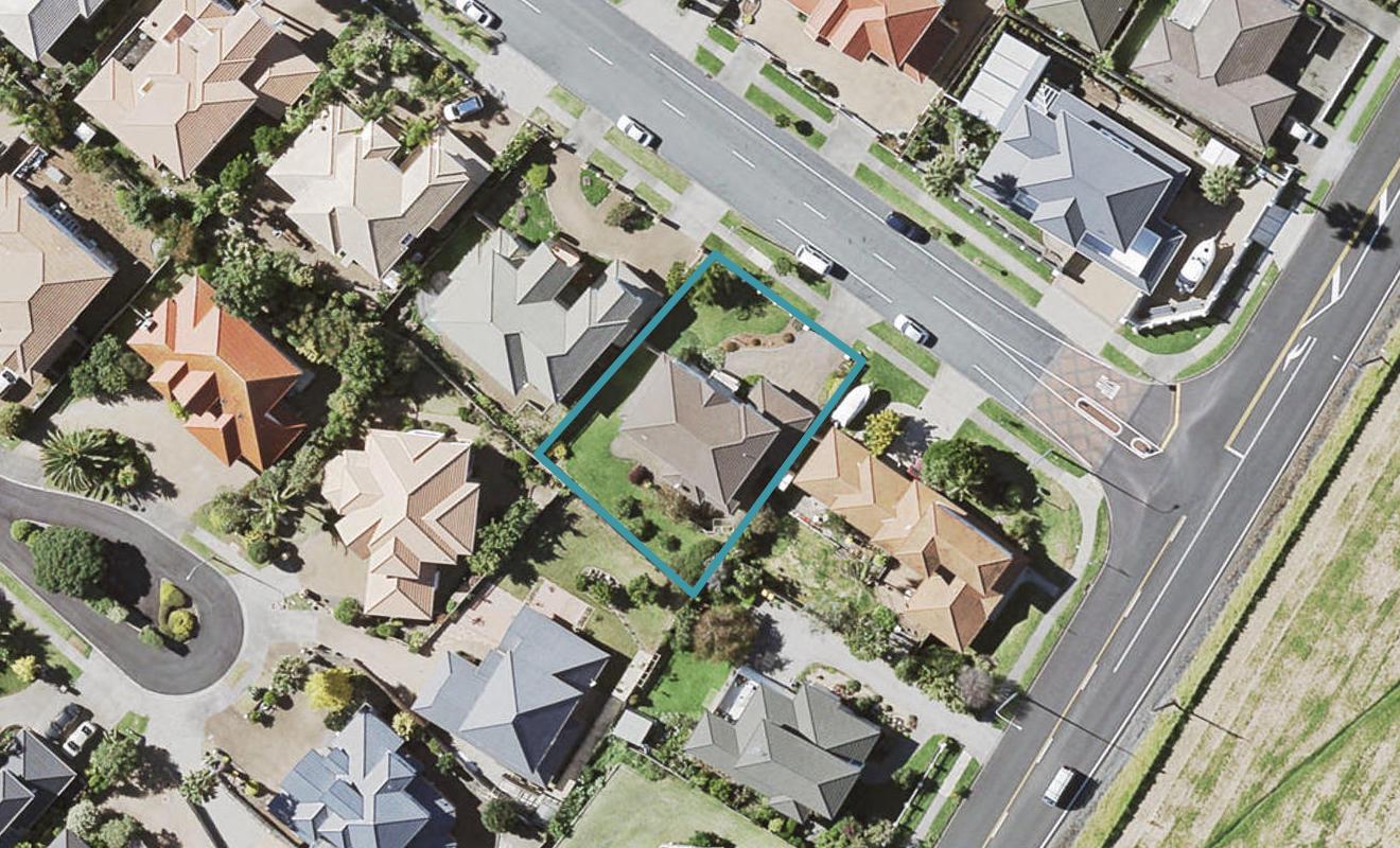 39 Jane Eyre Drive, Somerville, Auckland - Carousel 1