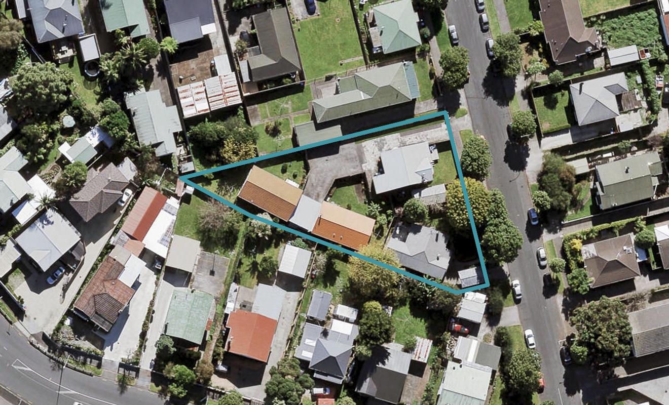 2/2 Aspen Street, Avondale, Auckland - Carousel 1