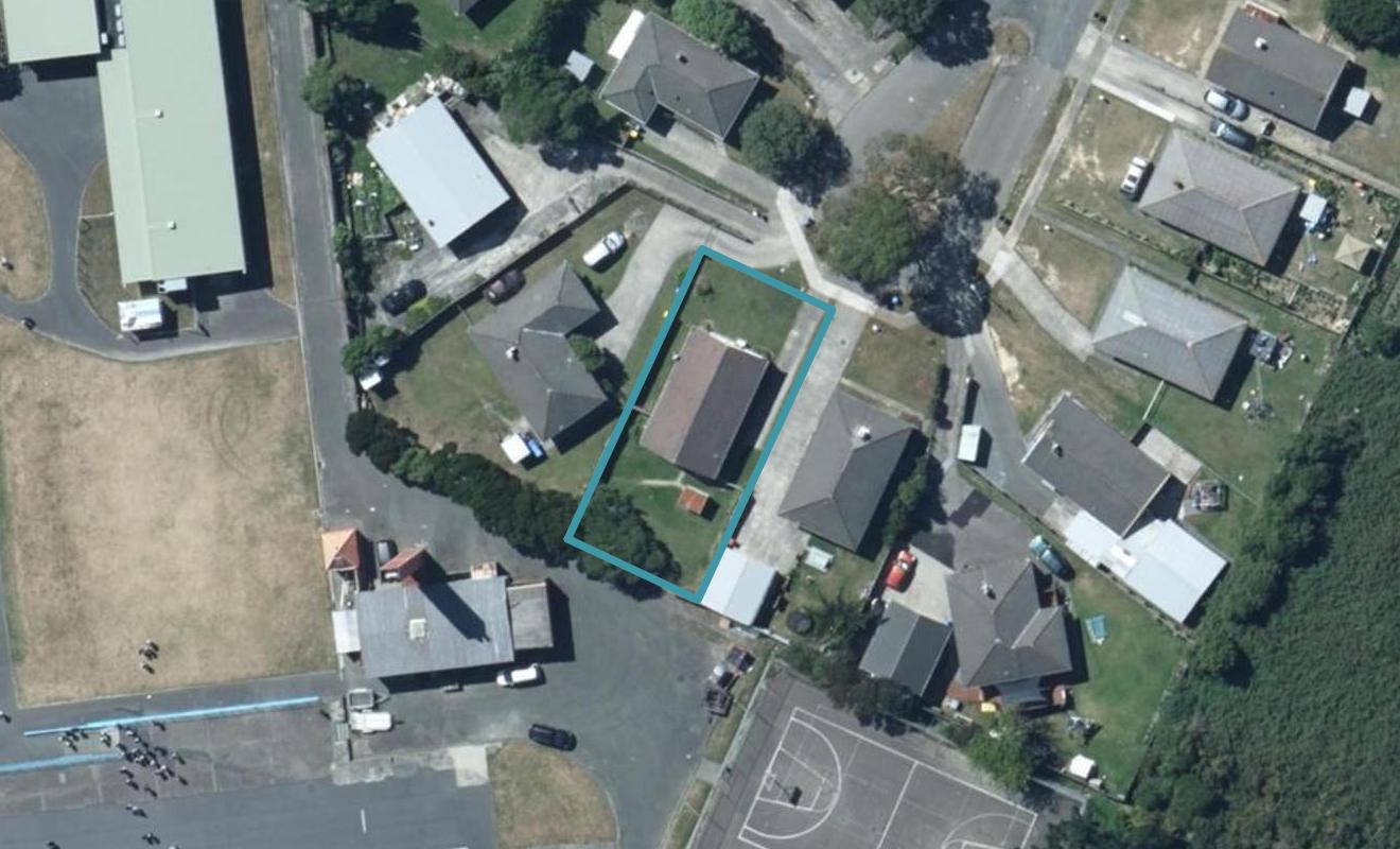 28 Surprise Place, Cannons Creek, Porirua - Carousel 1