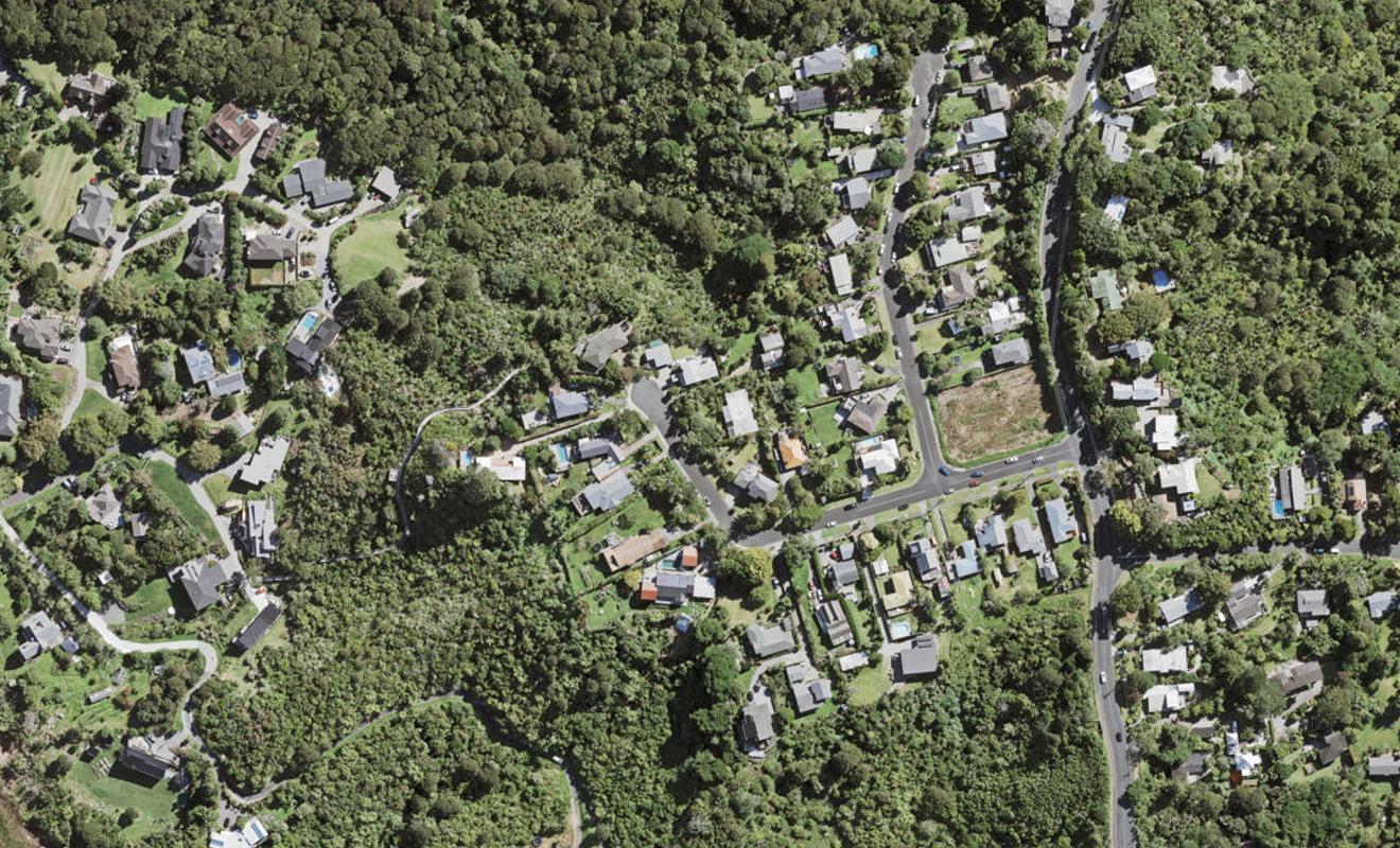 9 Grendon Road, Titirangi, Auckland - Carousel 1